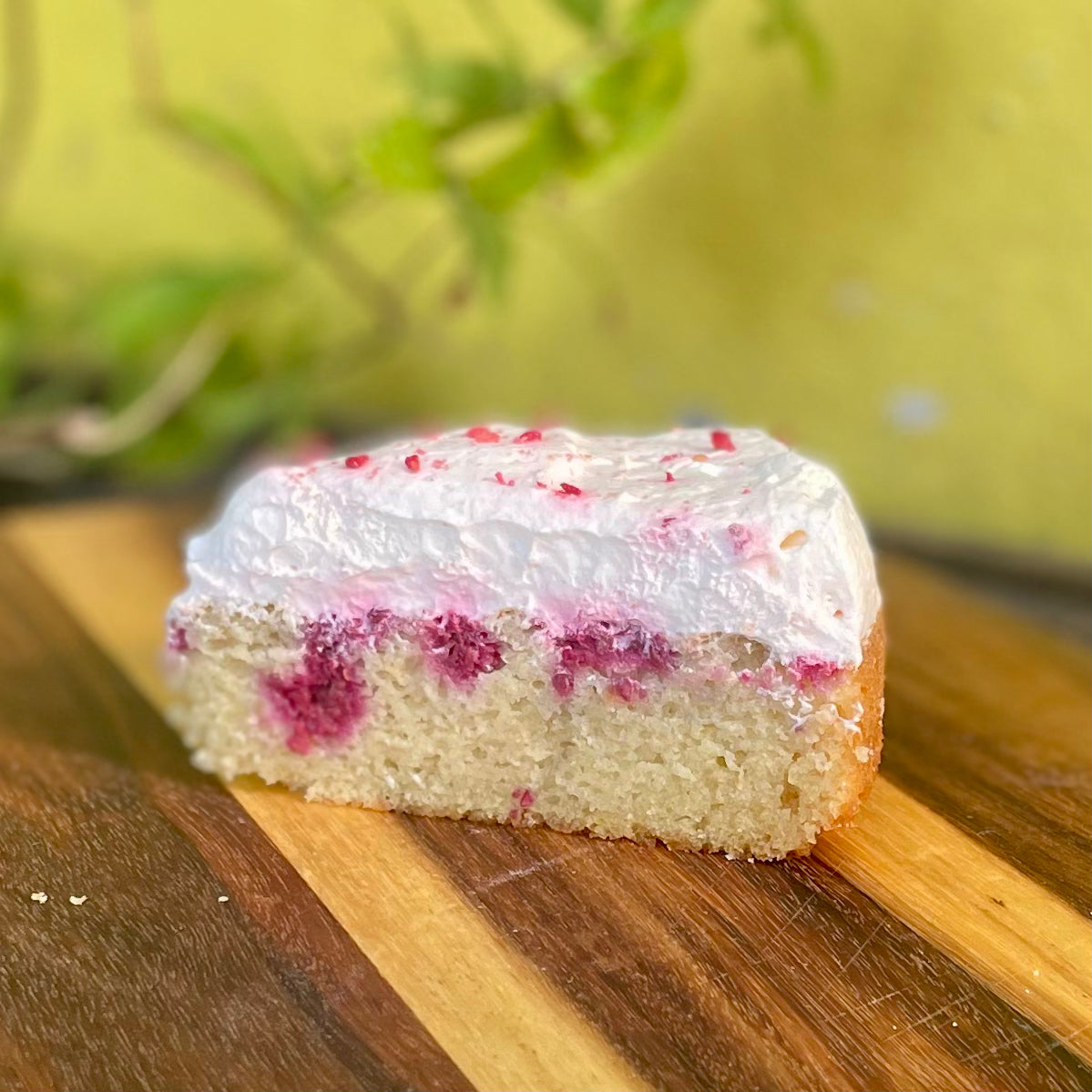 Lemon and Raspberry Cake
