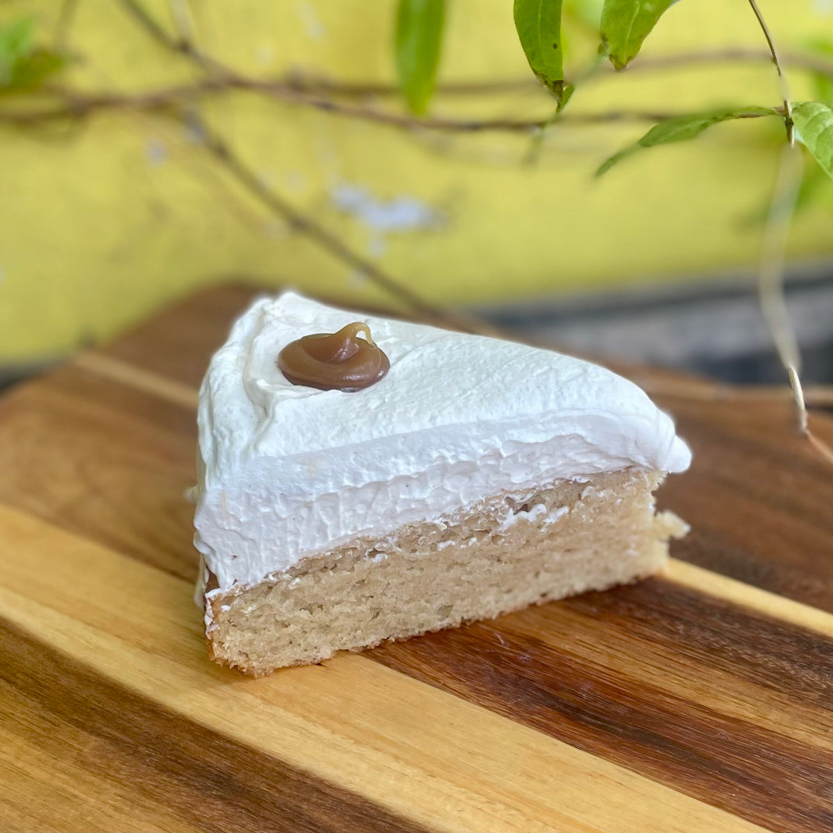 Vanilla Caramel Cream Cake